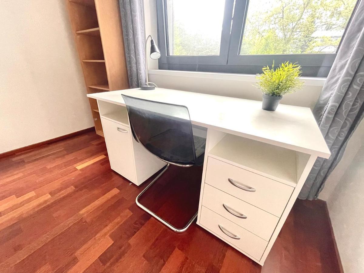 Centrum Park Apartment+ Prag Exterior foto